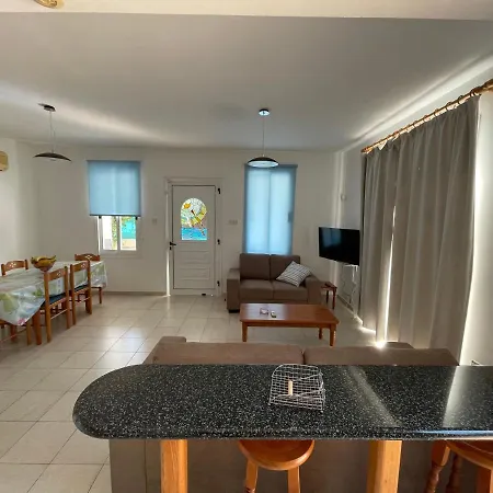 In Cyprus Tatil Evi Pafos
